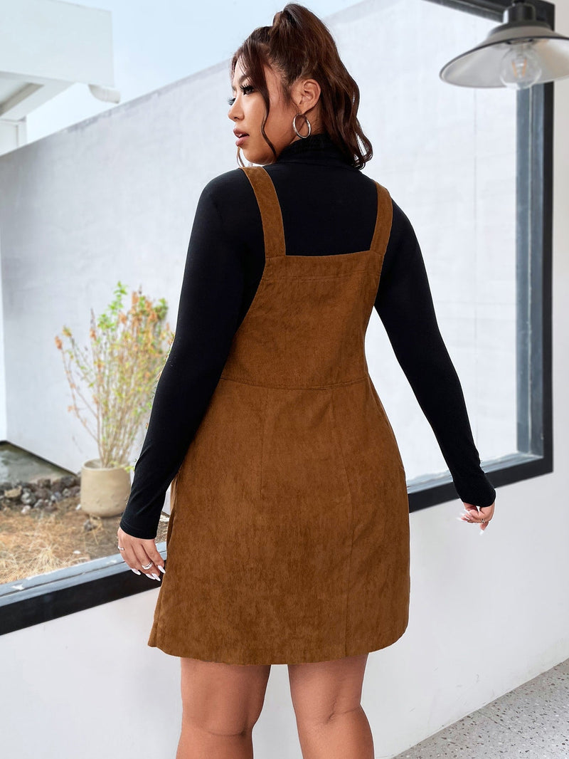 Vestido Jardineira Feminino com Bolso Veludo - Késia. Plus Size