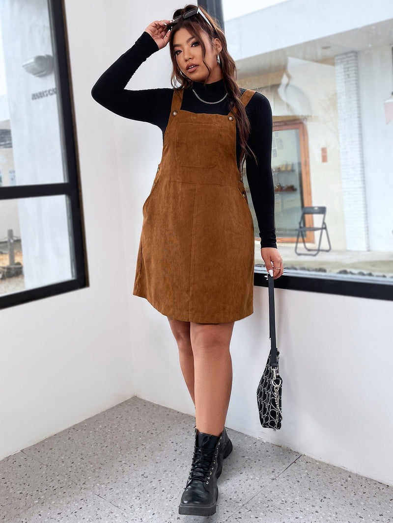 Vestido Jardineira Feminino com Bolso Veludo - Késia. Plus Size