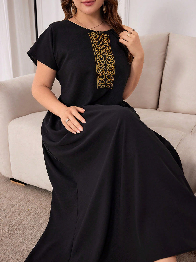 Túnica feminina com Bordado de manga curta - Rania. Plus Size