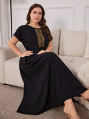 Túnica feminina com Bordado de manga curta - Rania. Plus Size