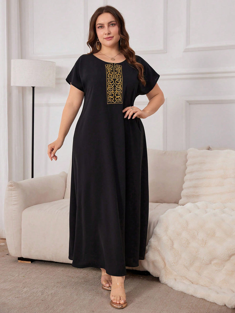 Túnica feminina com Bordado de manga curta - Rania. Plus Size