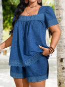 Conjunto feminino de blusa e bermuda com detalhes de renda Alida. Plus Size