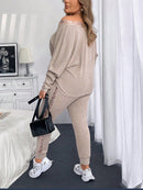 Conjunto Feminino com Decote em V e Detalhes em Barras e Calça Slim Fit - Melissa. Plus Size