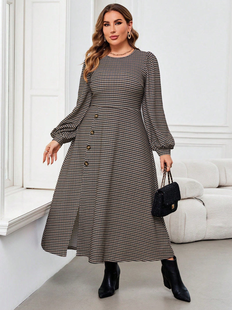 Vestido Feminino Bainha Dividida e Estampa Xadrez - Mirele. Plus Size