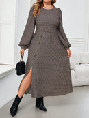 Vestido Feminino Bainha Dividida e Estampa Xadrez - Mirele. Plus Size