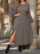 Vestido Feminino Bainha Dividida e Estampa Xadrez - Mirele. Plus Size