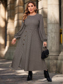 Vestido Feminino Bainha Dividida e Estampa Xadrez - Mirele. Plus Size