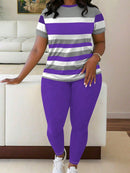 Conjunto feminino com camiseta listrada Vania. Plus Size