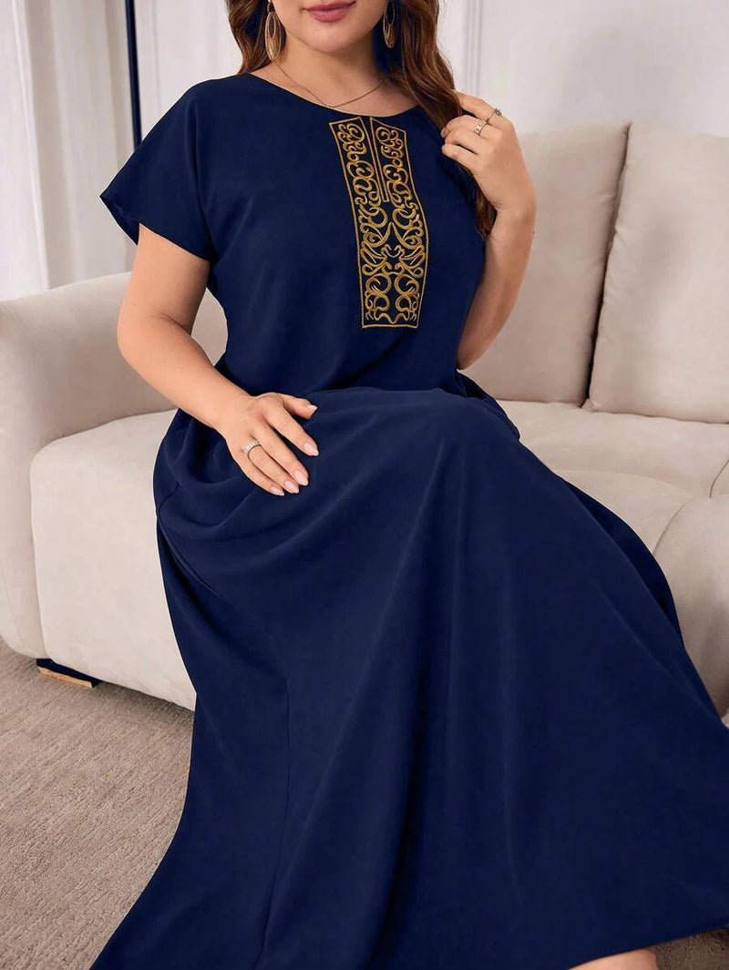 Túnica feminina com Bordado de manga curta - Rania. Plus Size