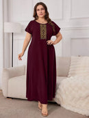 Túnica feminina com Bordado de manga curta - Rania. Plus Size