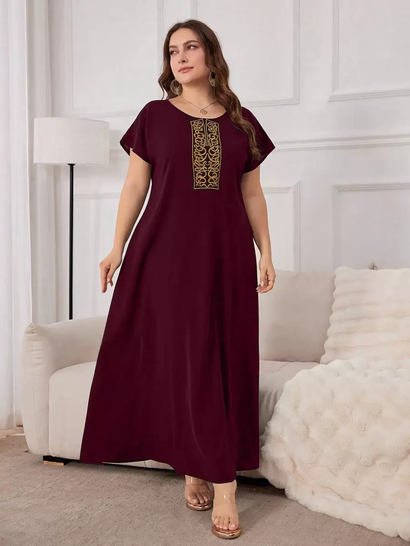 Túnica feminina com Bordado de manga curta - Rania. Plus Size