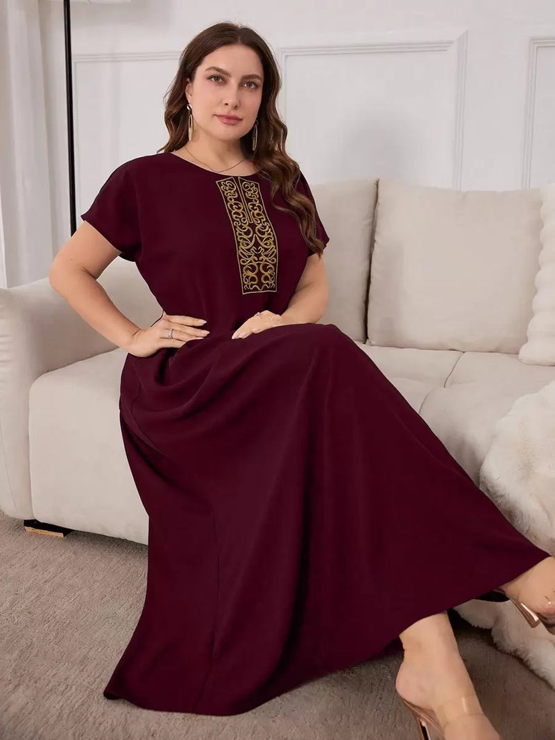 Túnica feminina com Bordado de manga curta - Rania. Plus Size