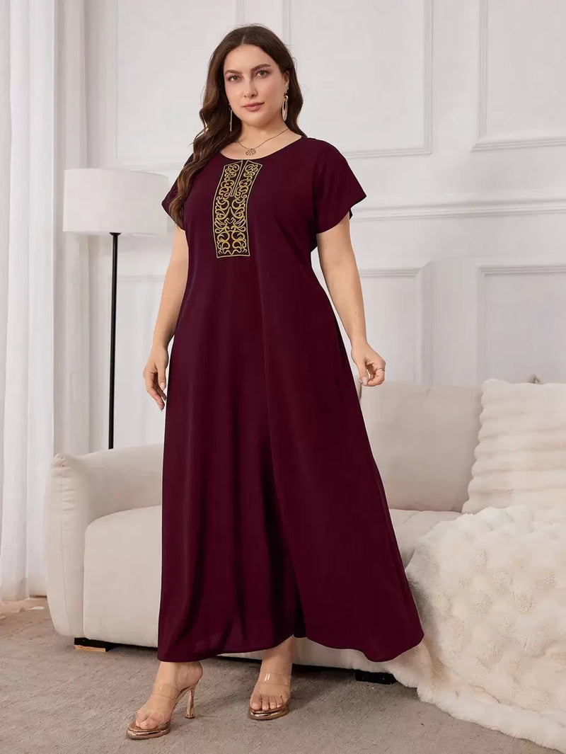 Túnica feminina com Bordado de manga curta - Rania. Plus Size