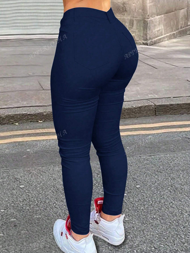 Calça Skinny Feminina de Cintura Alta com Bolso e Zíper - Melanie. Plus Size