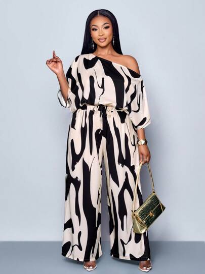 Conjunto Feminino com Decote Assimétrico e Estampa Completa - Monique. Plus Size