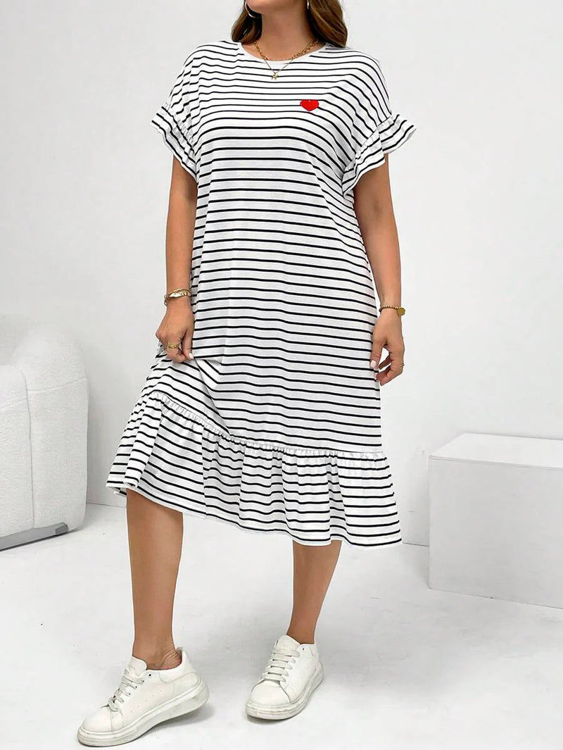 Vestido Feminino Midi Listrado com Babados - Amélie. Plus Size