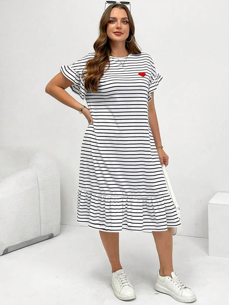 Vestido Feminino Midi Listrado com Babados - Amélie. Plus Size