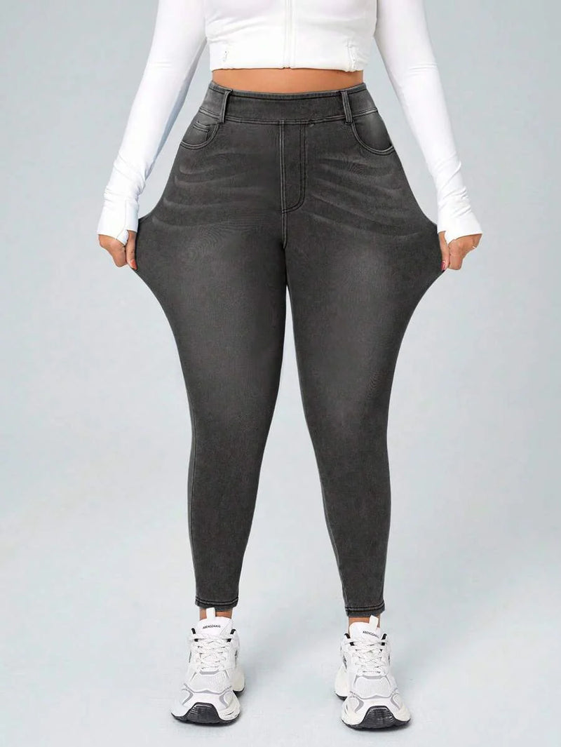 Calça Jeans Feminina Com Cintura Elástica - Diana. Plus Size