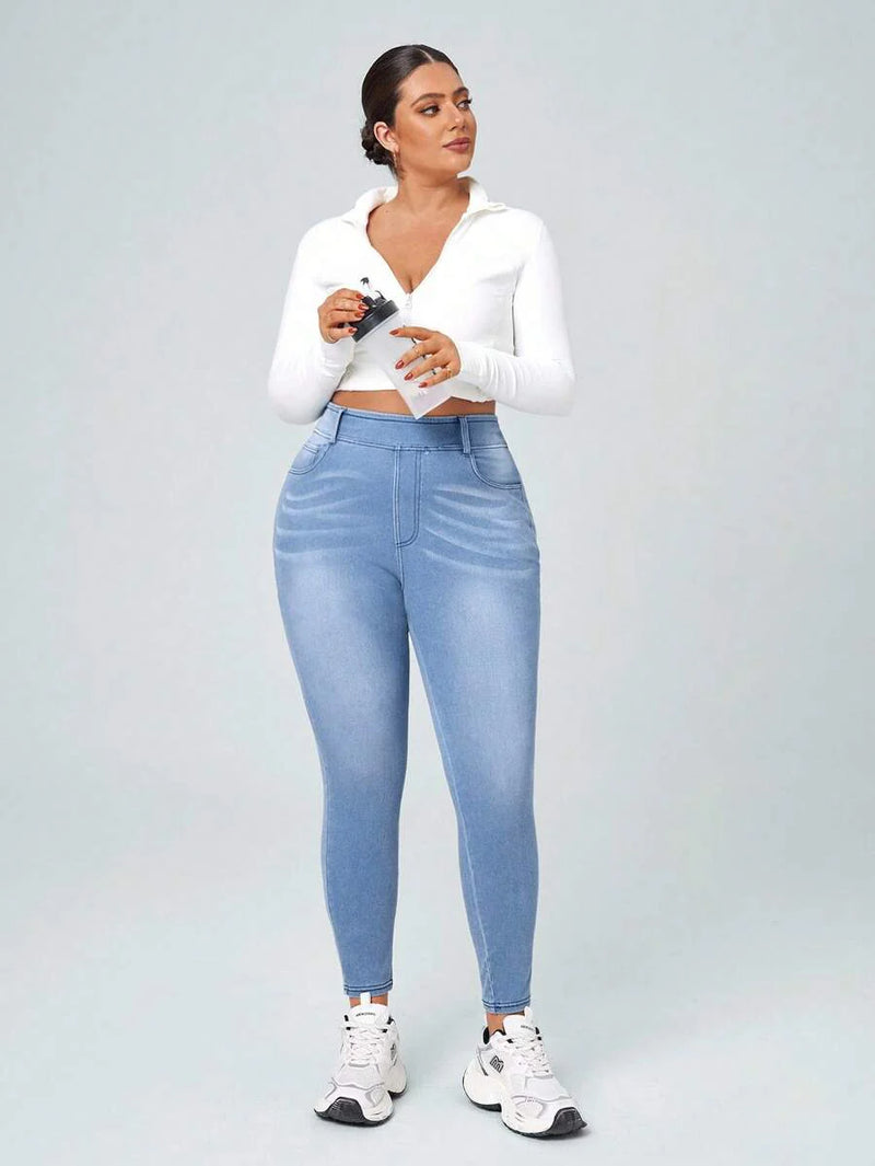 Calça Jeans Feminina Com Cintura Elástica - Diana. Plus Size