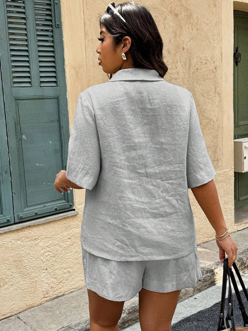 Conjunto 2 peças Feminino com Jaqueta de Gola Xale e Shorts - Mavie. Plus Size