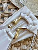 Biquíni Assimétrico Detalhe Fivela Off