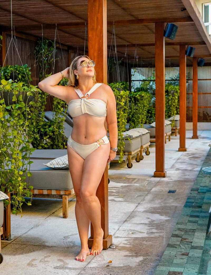 Biquíni Assimétrico Detalhe Fivela Off