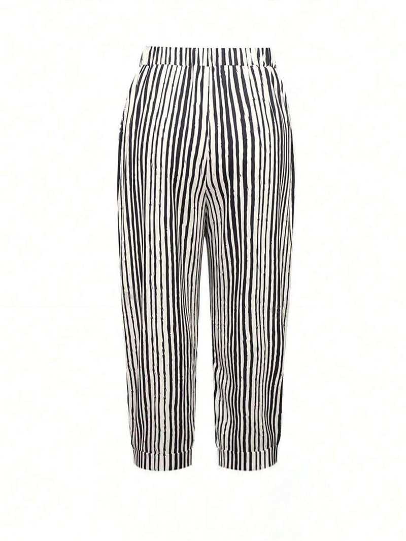 Calça Capri Feminina com Cordão na Cintura - Alessia. Plus Size