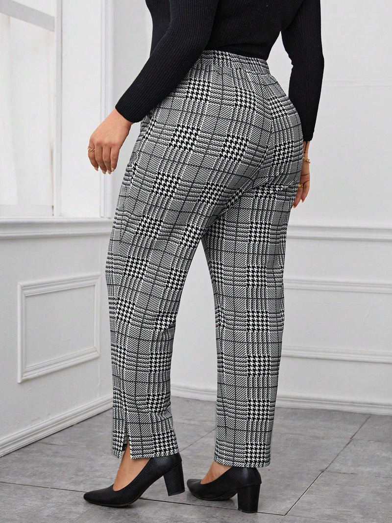Calça Feminina com Estampa  Xadrez Rosana. Plus Size