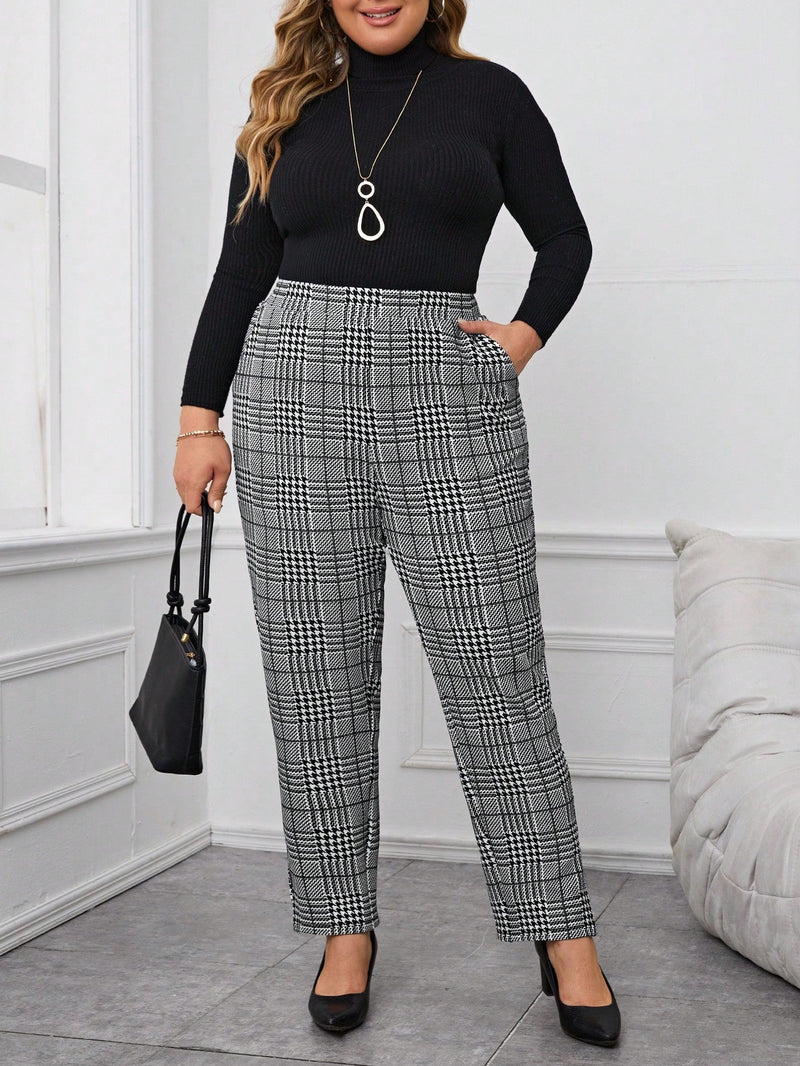 Calça Feminina com Estampa  Xadrez Rosana. Plus Size