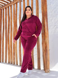 Conjunto Feminino aveludado com Capuz Alice. Plus Size