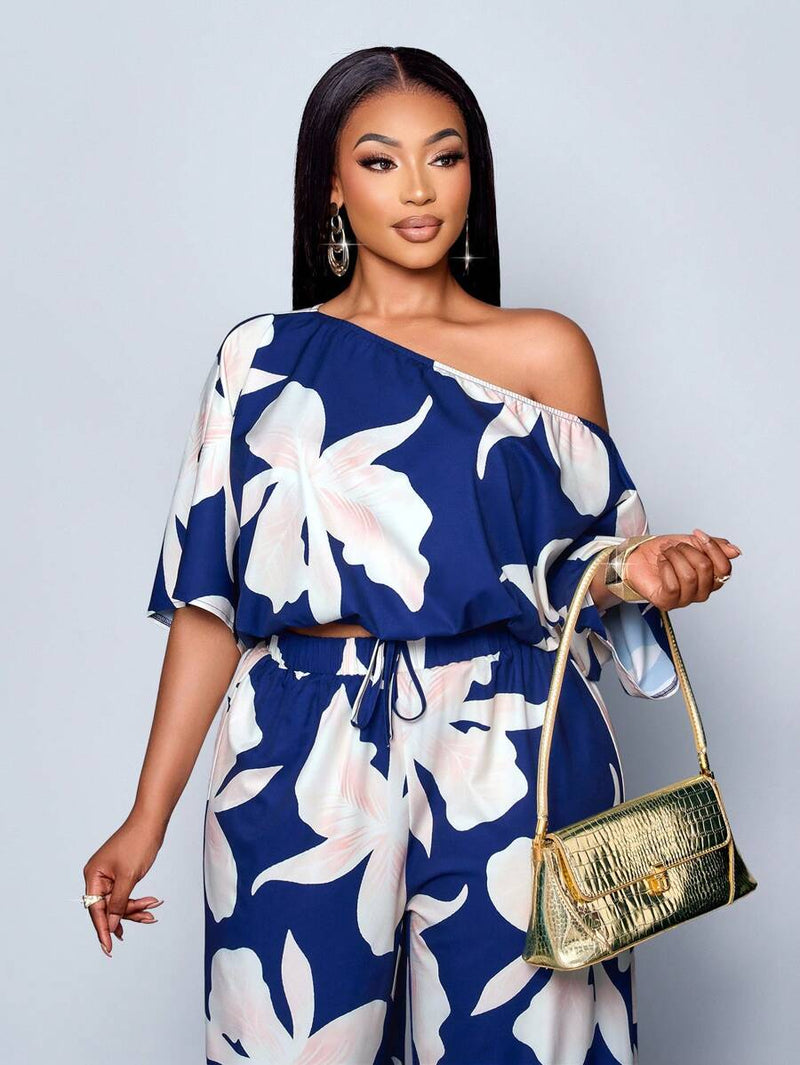 Conjunto Feminino com Decote Assimétrico e Estampa Completa - Monique. Plus Size