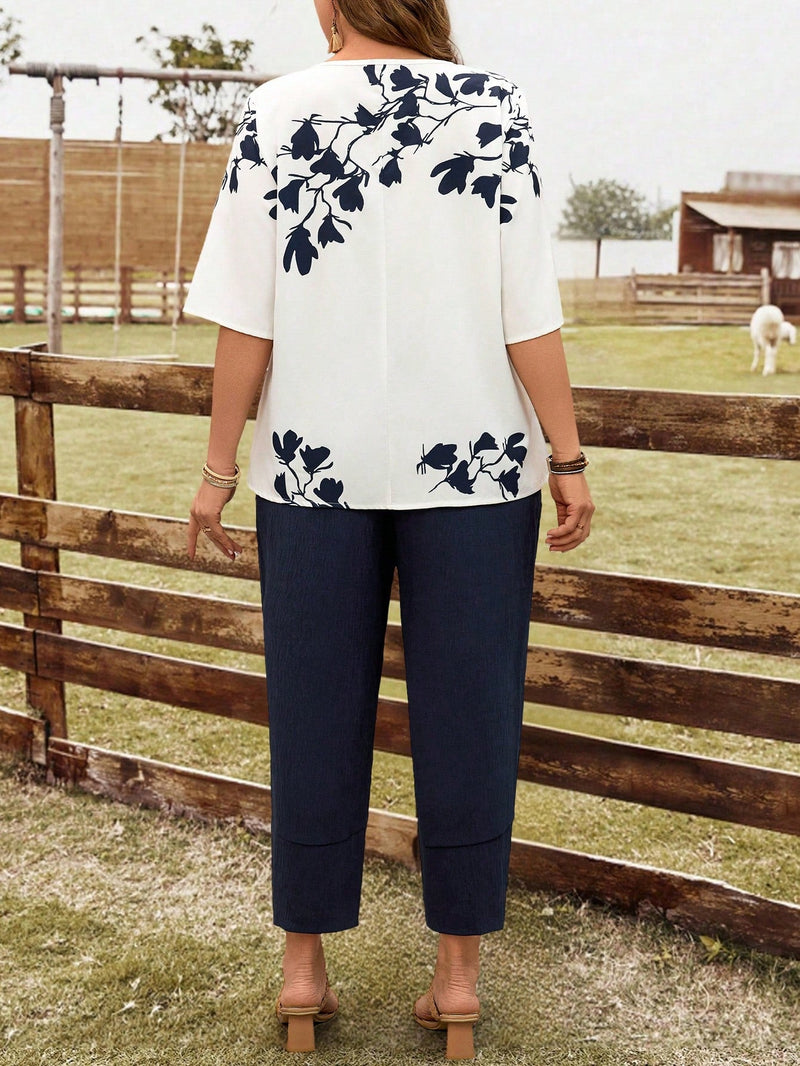 Conjunto Feminino de Camisa com Estampa Floral e Calça Cropped - Ivone. Plus Size