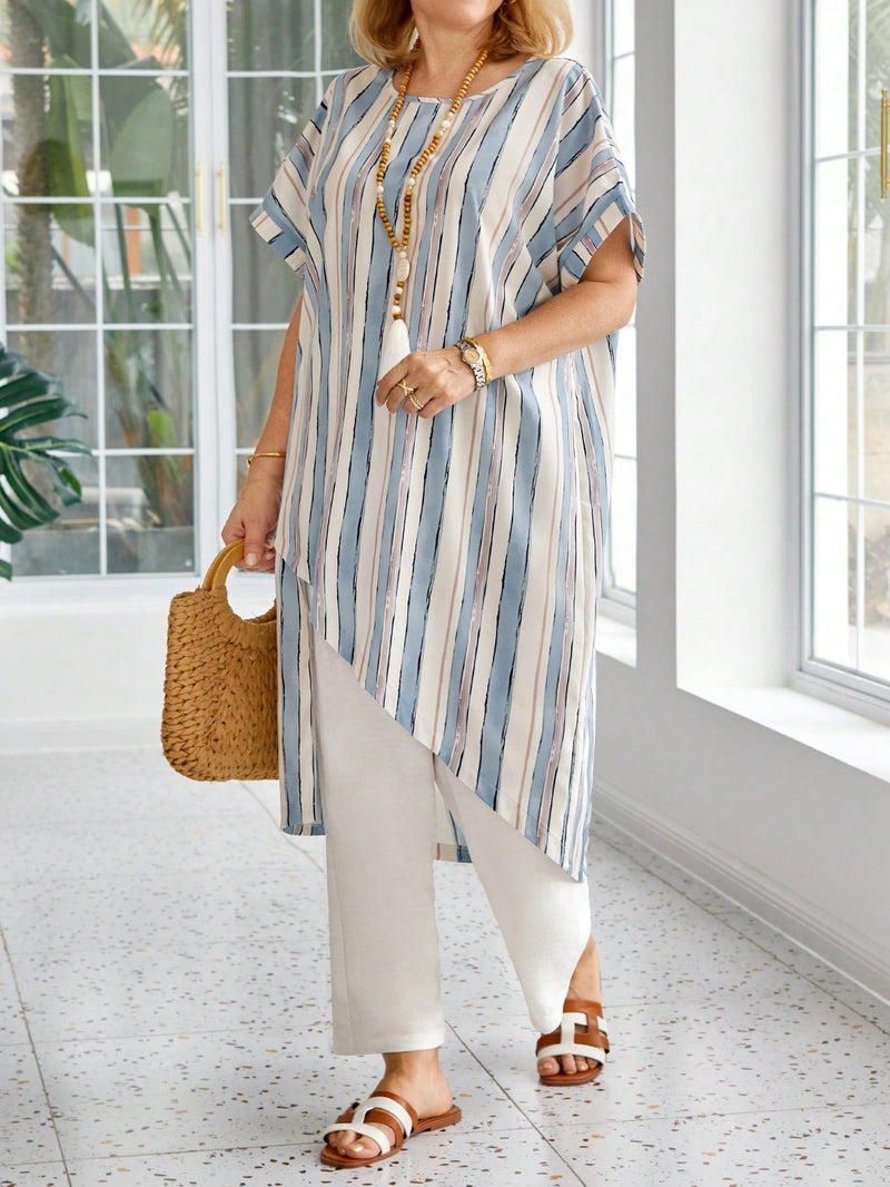 Conjunto feminino con blusa estampada assimétrica Flavia. Plus Size