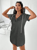 Vestido Feminino com Capuz Listrado Emily Plus Size