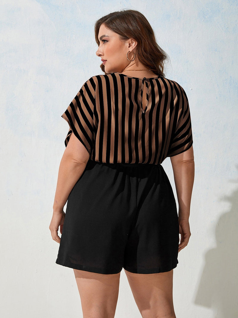 Macaquinho Feminino Listrado Lesly Plus Size