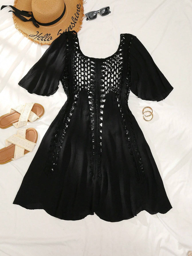 Vestido de Cobertura Feminino com Inserções em Crochê e Mangas Fluidas - Beatriz. Plus Size