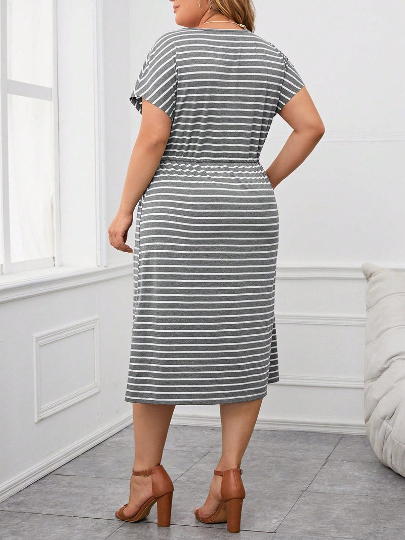 Vestido Feminino Listrado com Cintura Ajustável - Larissa. Plus Size