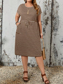 Vestido Feminino Listrado com Cintura Ajustável - Larissa. Plus Size