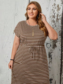 Vestido Feminino Listrado com Cintura Ajustável - Larissa. Plus Size