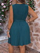 Vestido Feminino Plissado com decote em V transpassado - Eleanor. Plus Size