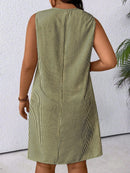 Vestido Feminino Reto sem Mangas - Naya. Plus Size