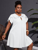 Vestido feminino com detalhe de nó torcido Jessica. Plus Size