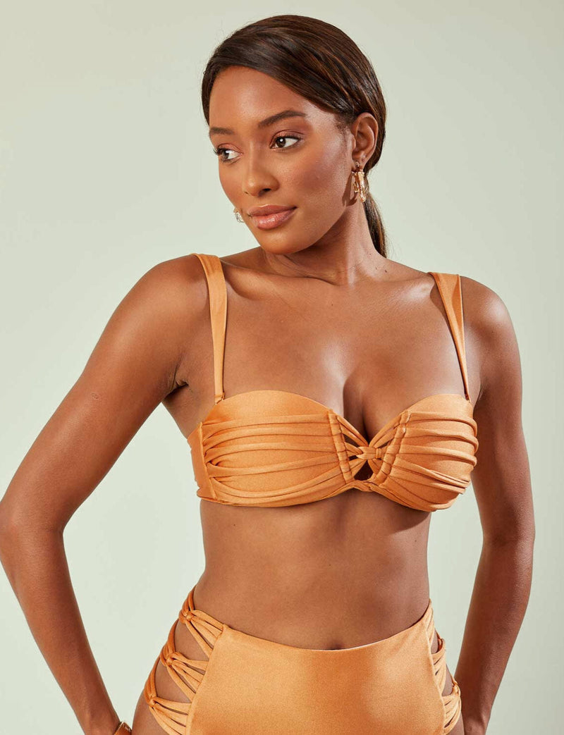 Kit Biquini Meia Taça Hot Pants Detalhes Laterais